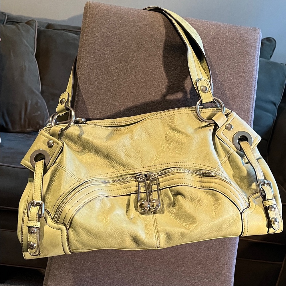 B. Makowsky genuine leather shoulder bag